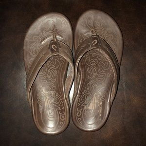 Men’s Olukai leather sandals size 8m new